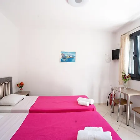 Liana Studios Apartment