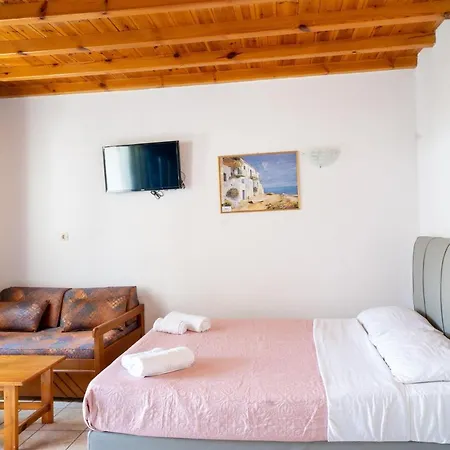 Liana Studios Apartment *